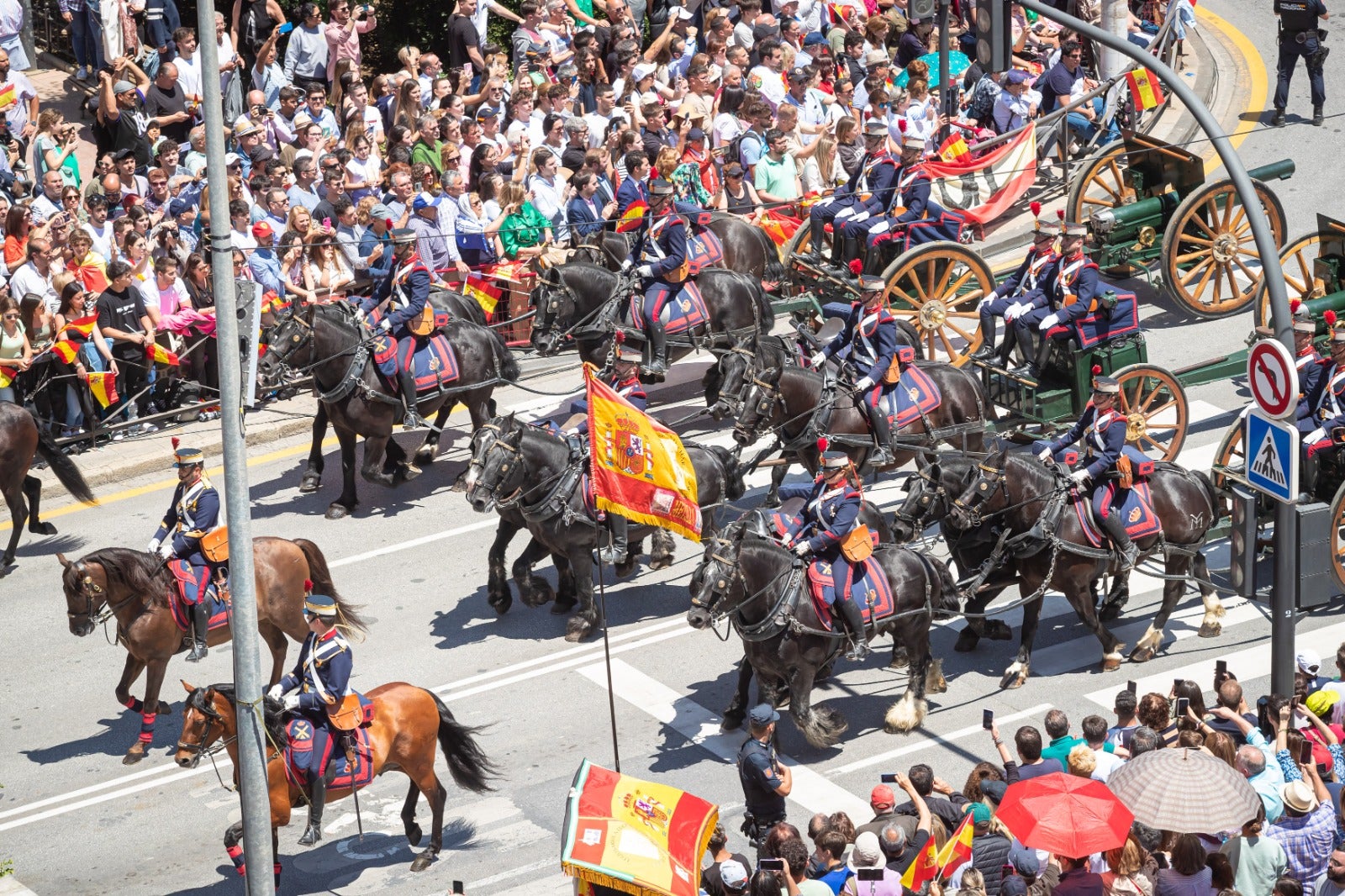 Las imágenes del desfile de las Fuerzas Armadas desde dentro y a vista de pájaro