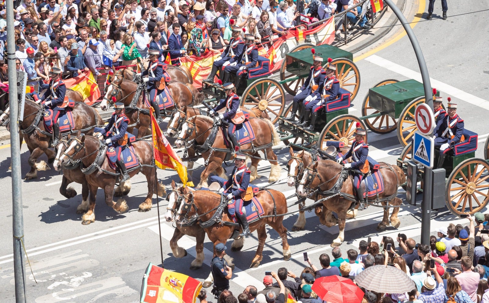 Las imágenes del desfile de las Fuerzas Armadas desde dentro y a vista de pájaro