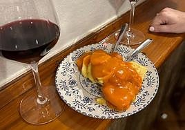 Una tapa de patatas bravas del Restaurante San Remo.