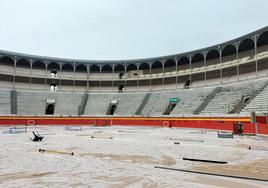 Aspecto de la plaza de toros de Granada este miércoles