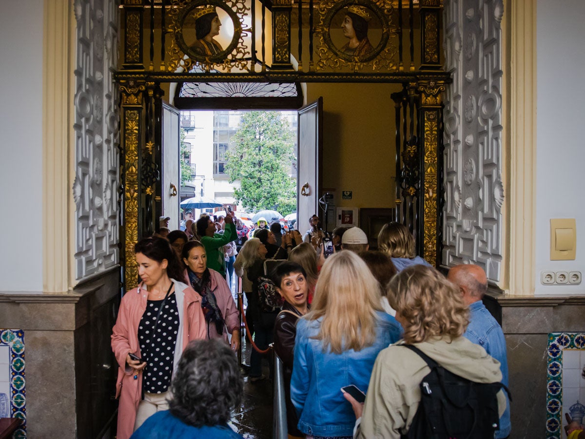 Las imágenes de los granadinos visitando a la Tarasca