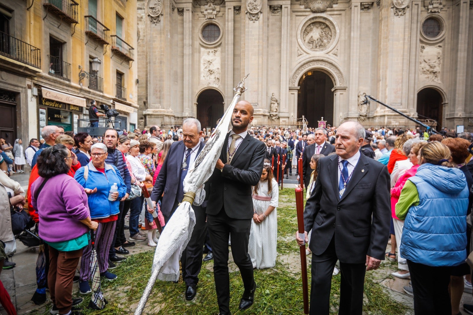 Las imágenes de la procesión del Corpus y la Tarasca por las calles de Granada