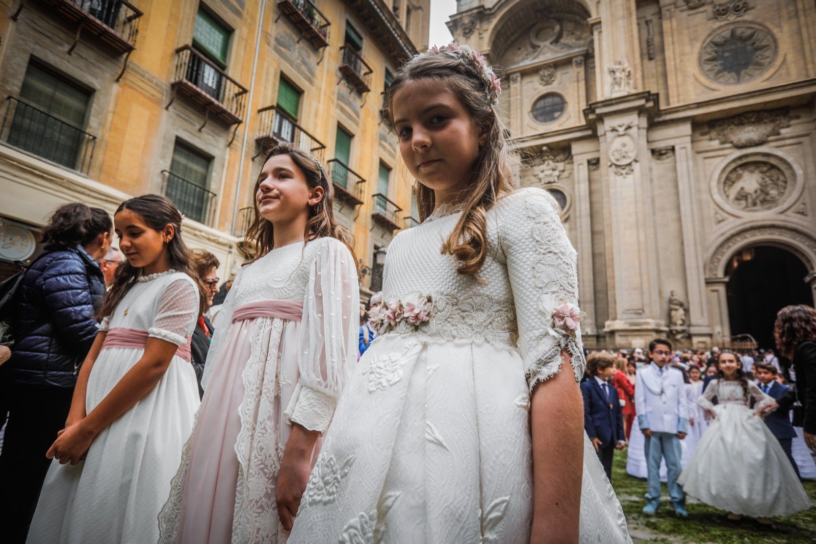 Las imágenes de la procesión del Corpus y la Tarasca por las calles de Granada