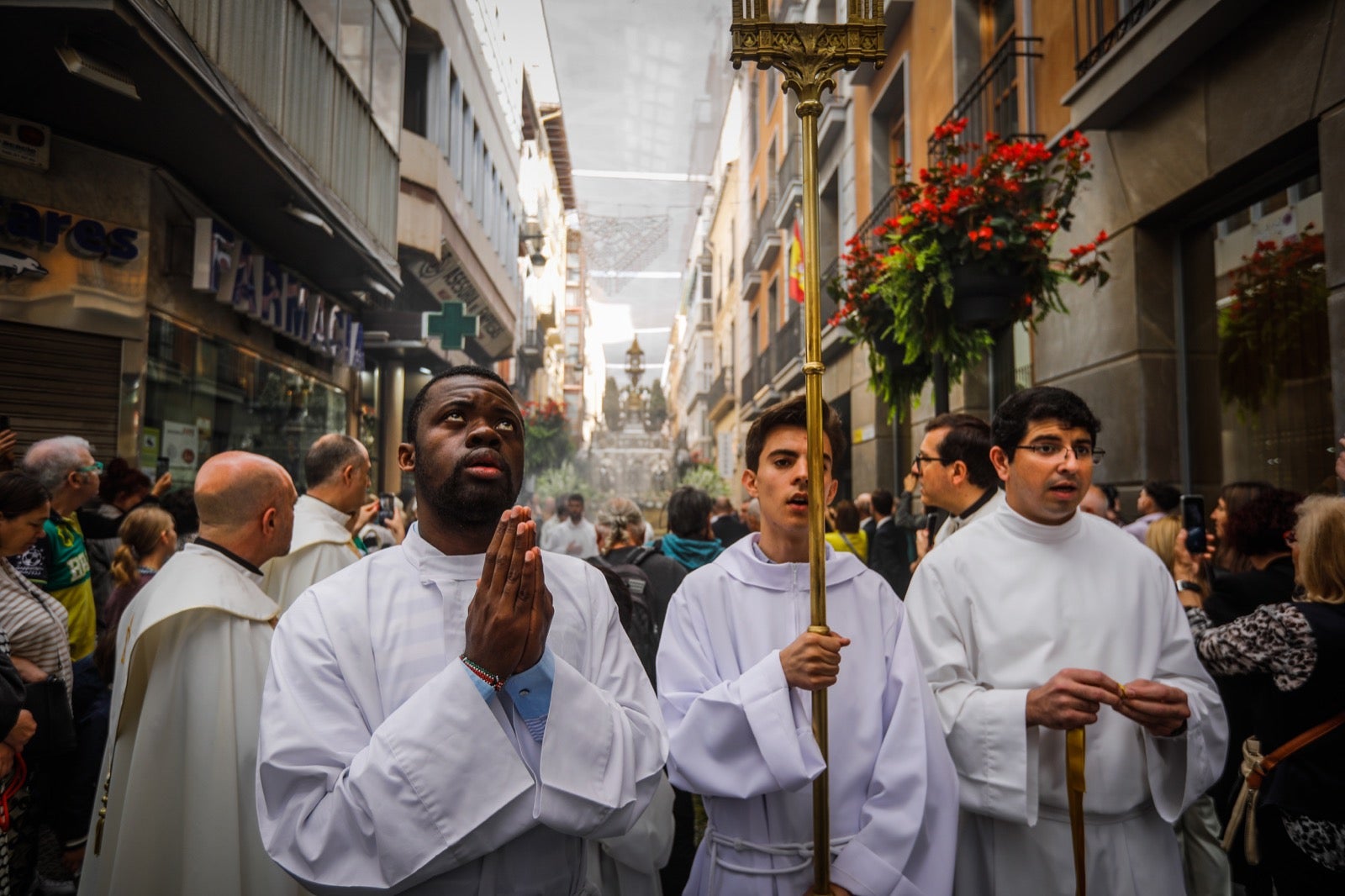 Las imágenes de la procesión del Corpus y la Tarasca por las calles de Granada