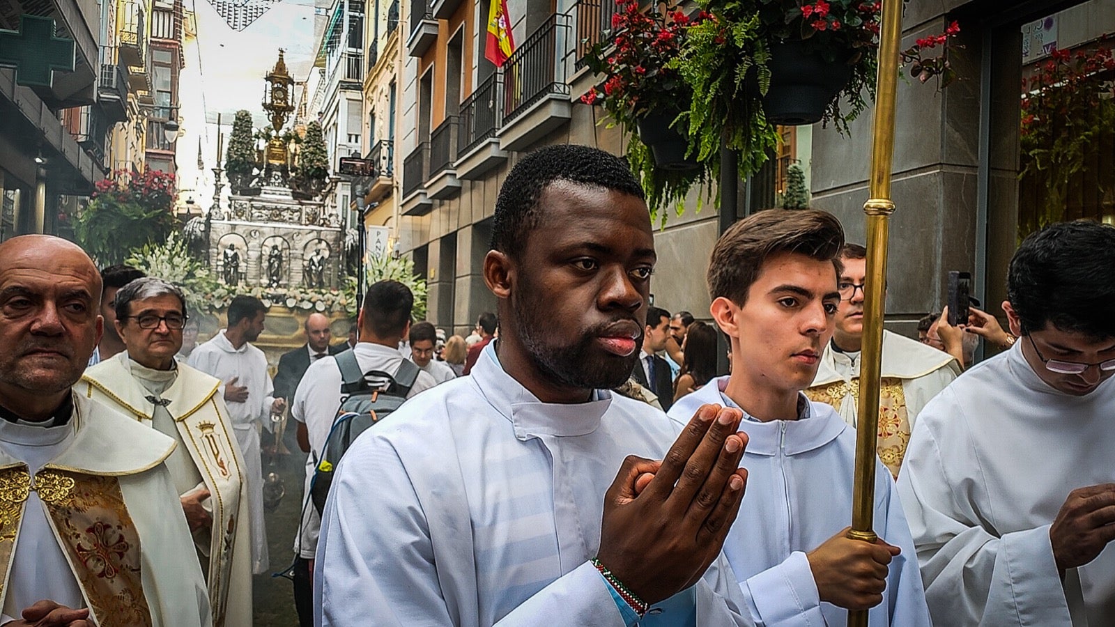 Las imágenes de la procesión del Corpus y la Tarasca por las calles de Granada