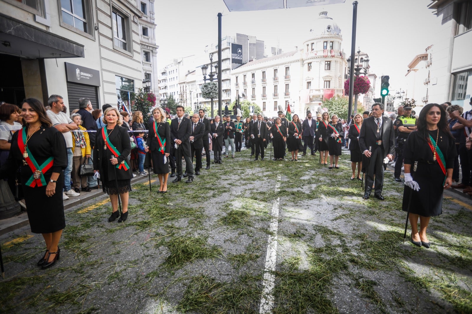 Las imágenes de la procesión del Corpus y la Tarasca por las calles de Granada