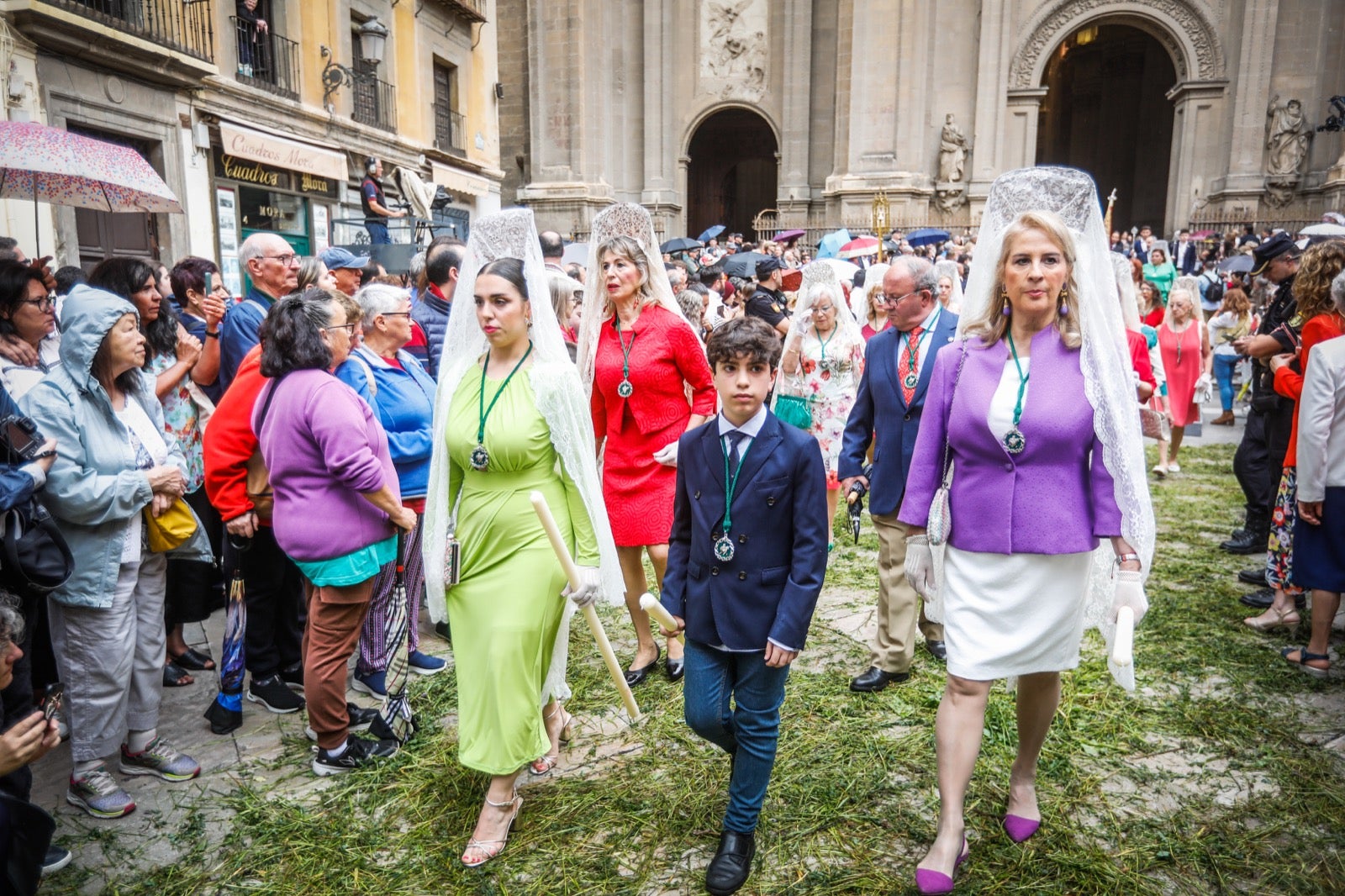 Las imágenes de la procesión del Corpus y la Tarasca por las calles de Granada