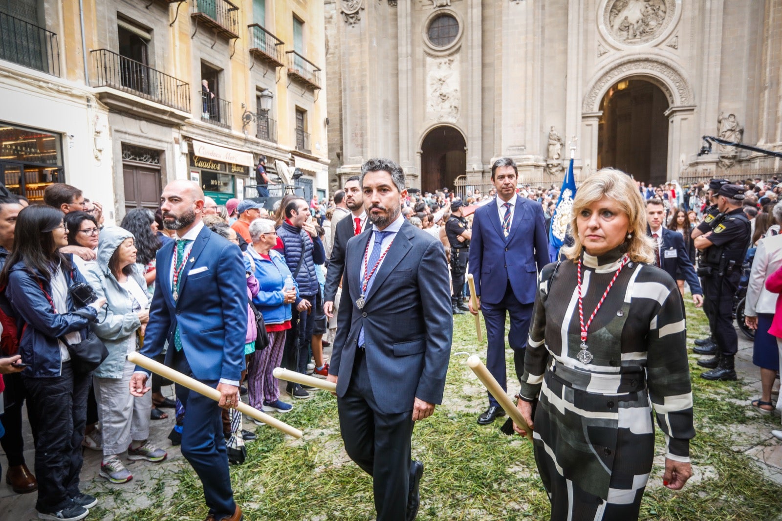 Las imágenes de la procesión del Corpus y la Tarasca por las calles de Granada