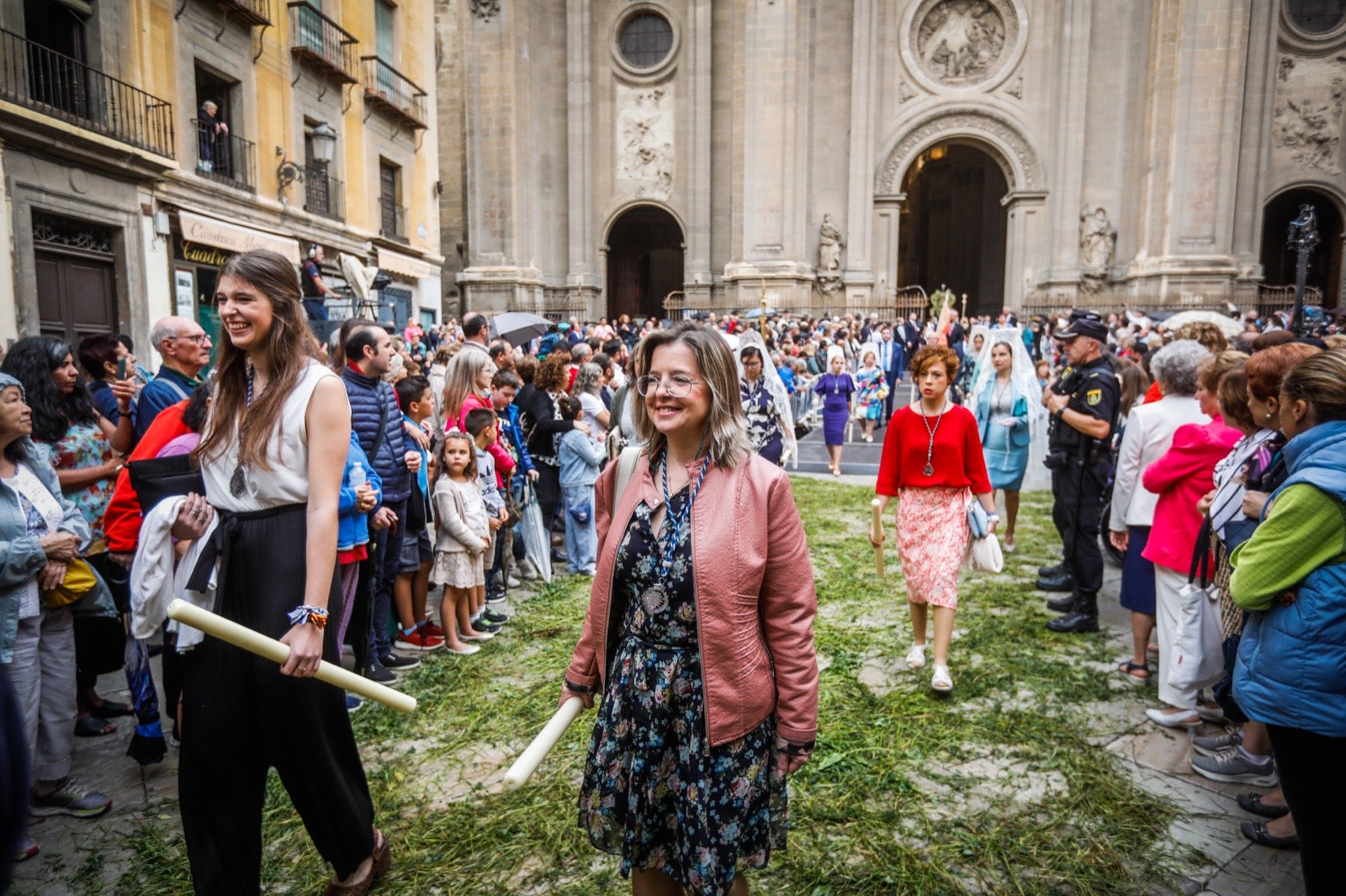 Las imágenes de la procesión del Corpus y la Tarasca por las calles de Granada