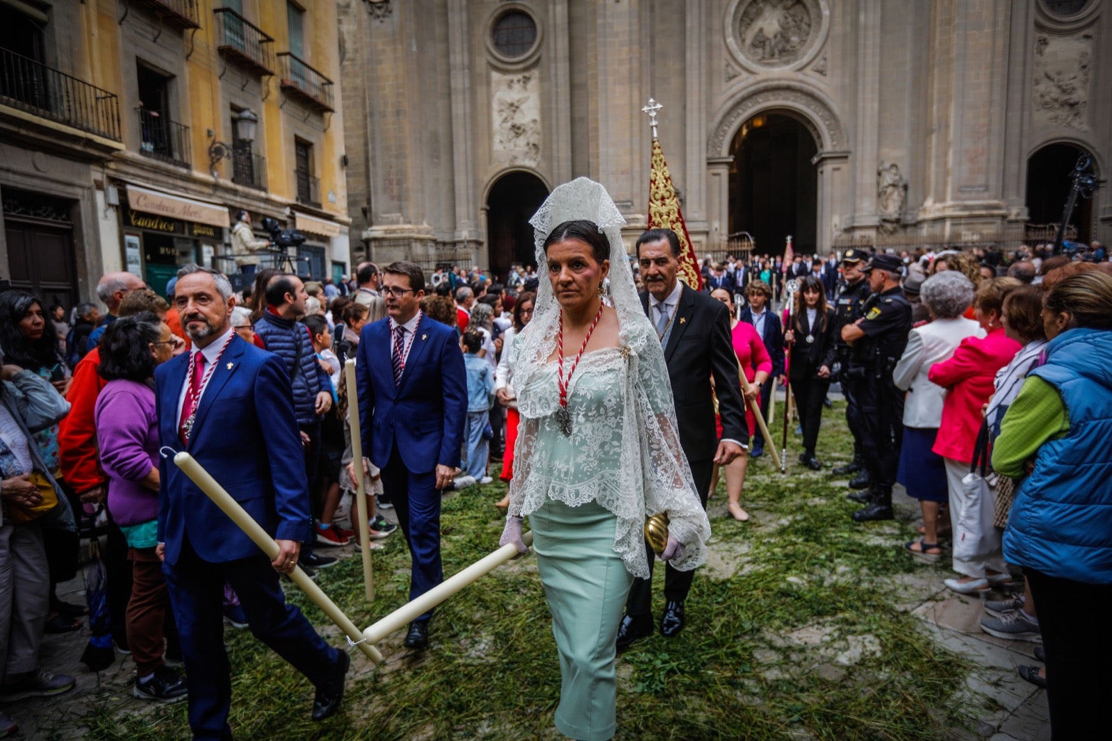 Las imágenes de la procesión del Corpus y la Tarasca por las calles de Granada