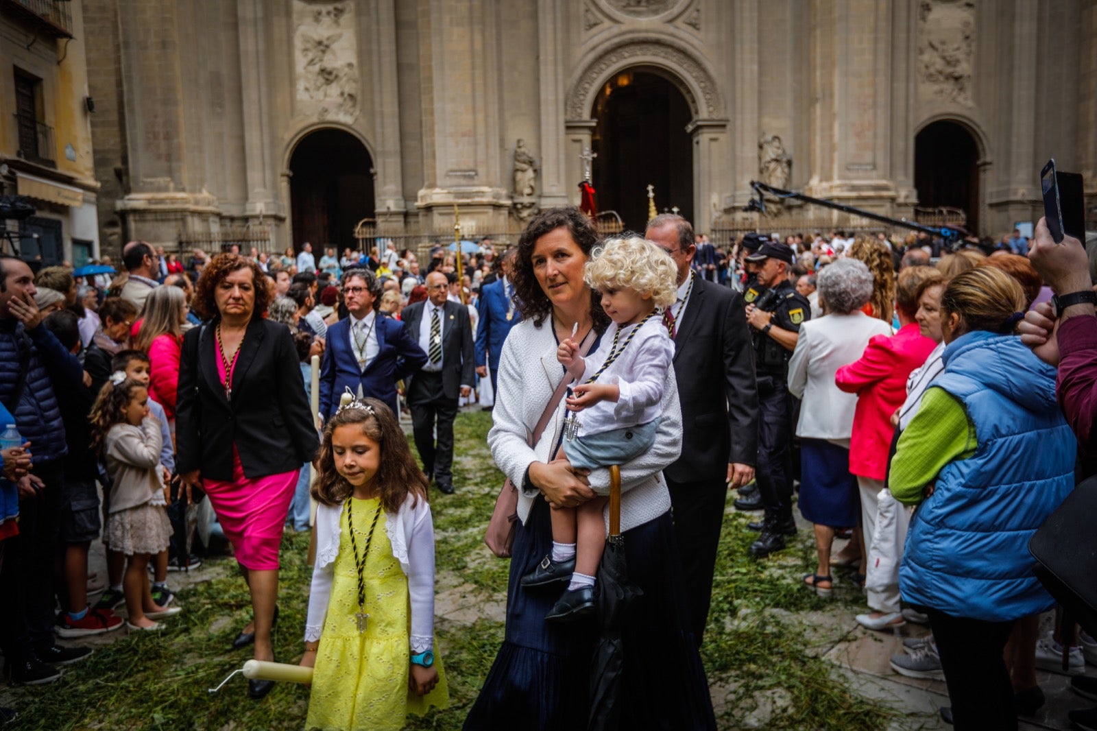 Las imágenes de la procesión del Corpus y la Tarasca por las calles de Granada