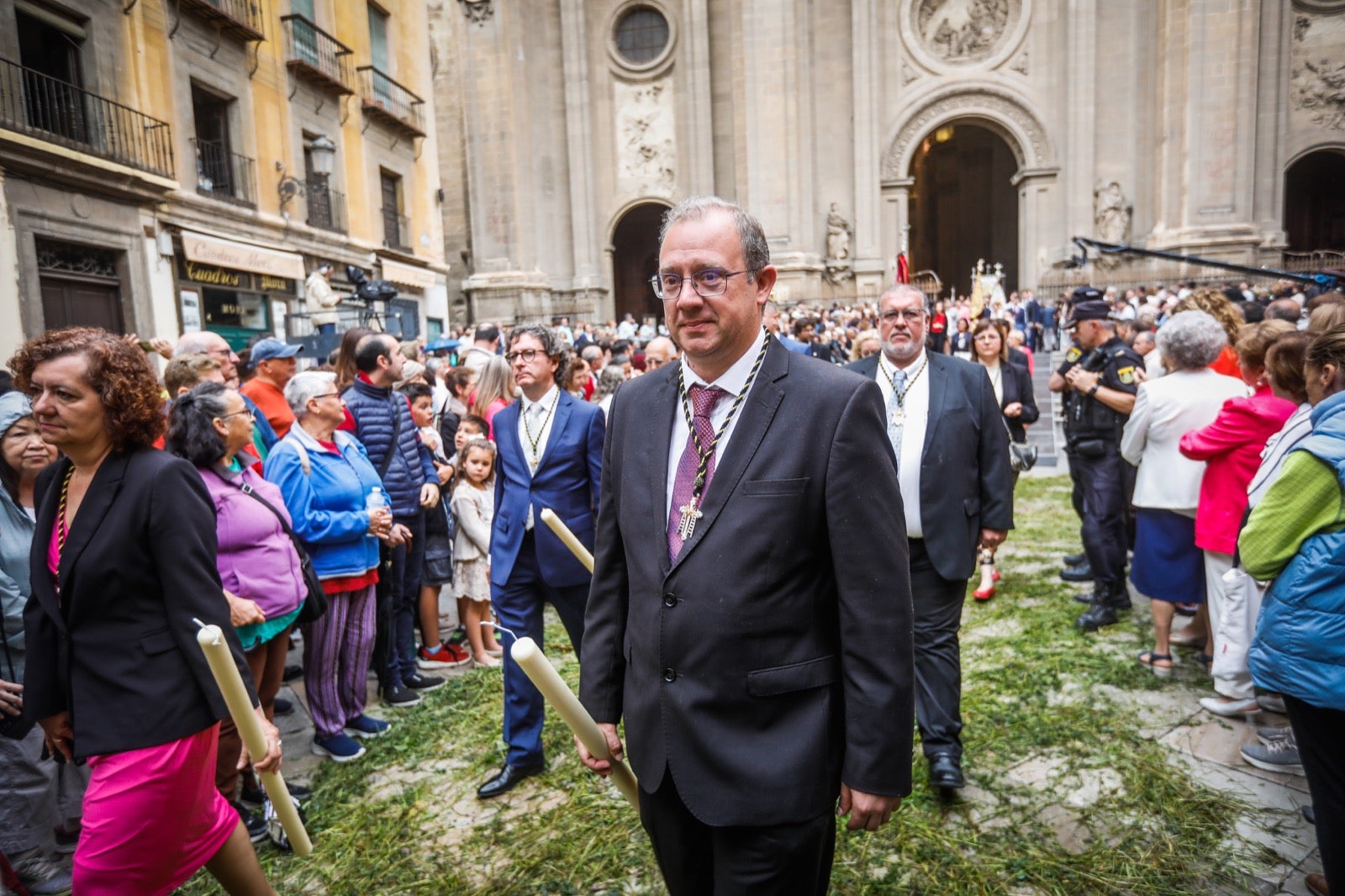 Las imágenes de la procesión del Corpus y la Tarasca por las calles de Granada