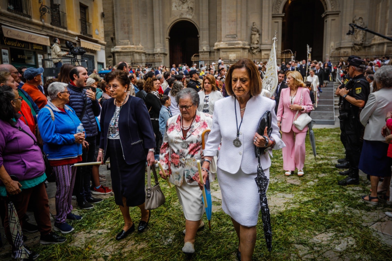 Las imágenes de la procesión del Corpus y la Tarasca por las calles de Granada