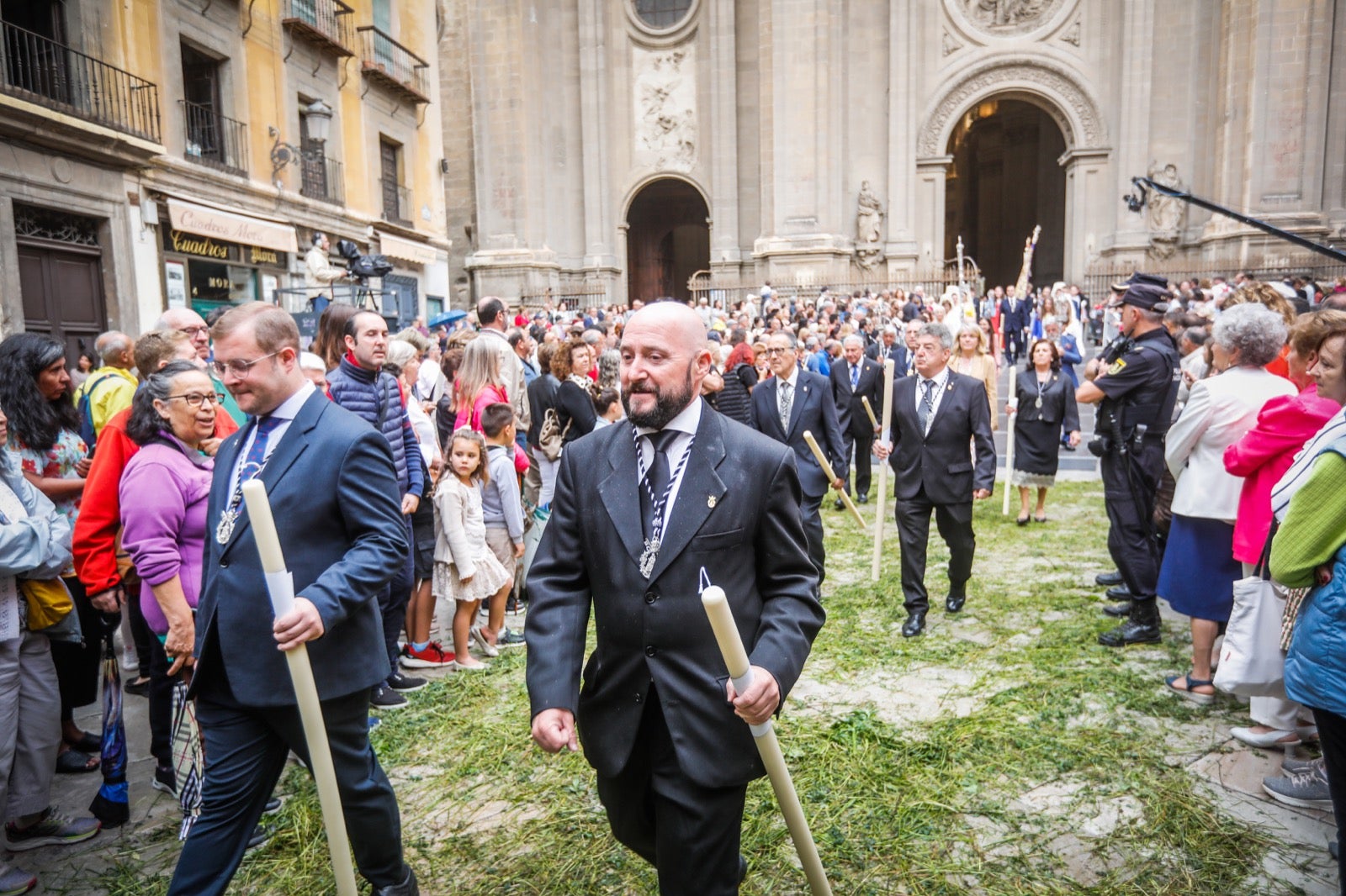 Las imágenes de la procesión del Corpus y la Tarasca por las calles de Granada