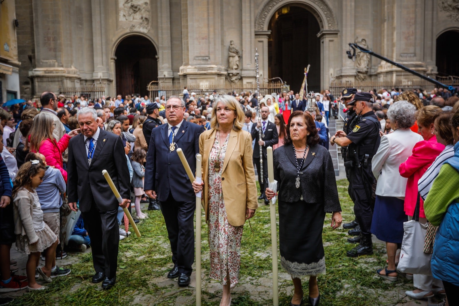 Las imágenes de la procesión del Corpus y la Tarasca por las calles de Granada