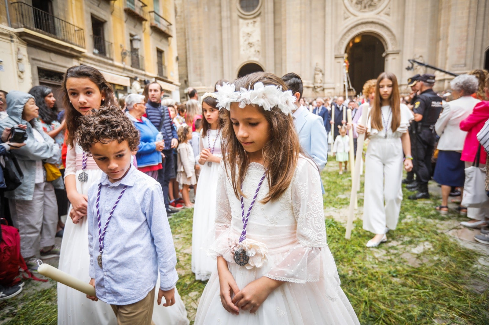 Las imágenes de la procesión del Corpus y la Tarasca por las calles de Granada