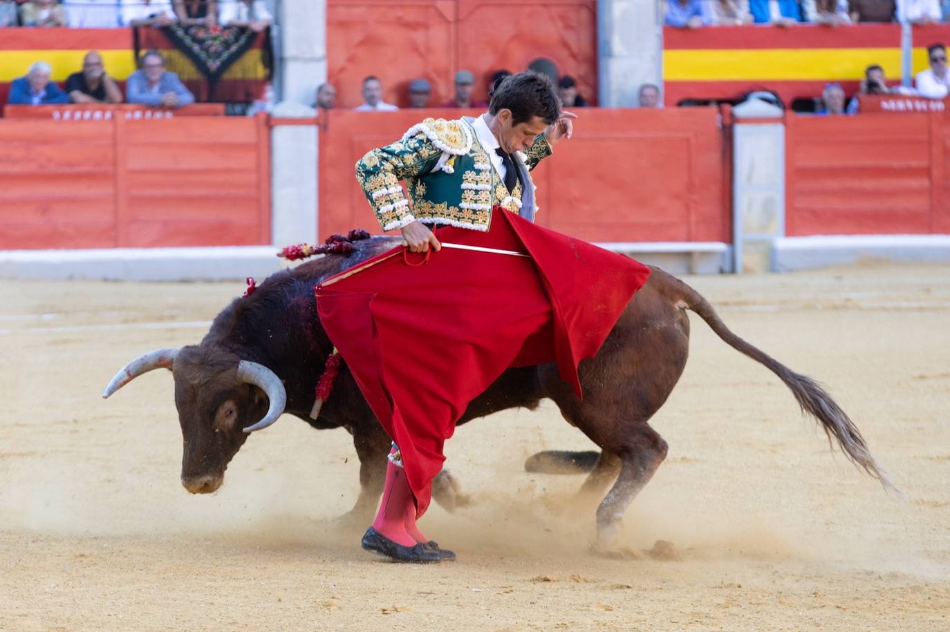 Las imágenes de la tarde triunfal de El Juli, Roca Rey y Tomás Rufo