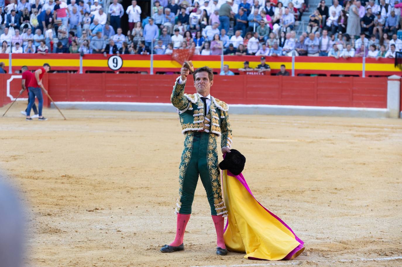 Las imágenes de la tarde triunfal de El Juli, Roca Rey y Tomás Rufo