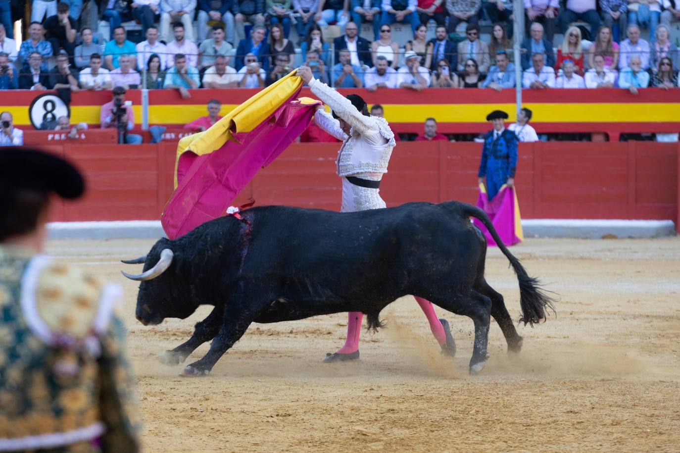 Las imágenes de la tarde triunfal de El Juli, Roca Rey y Tomás Rufo