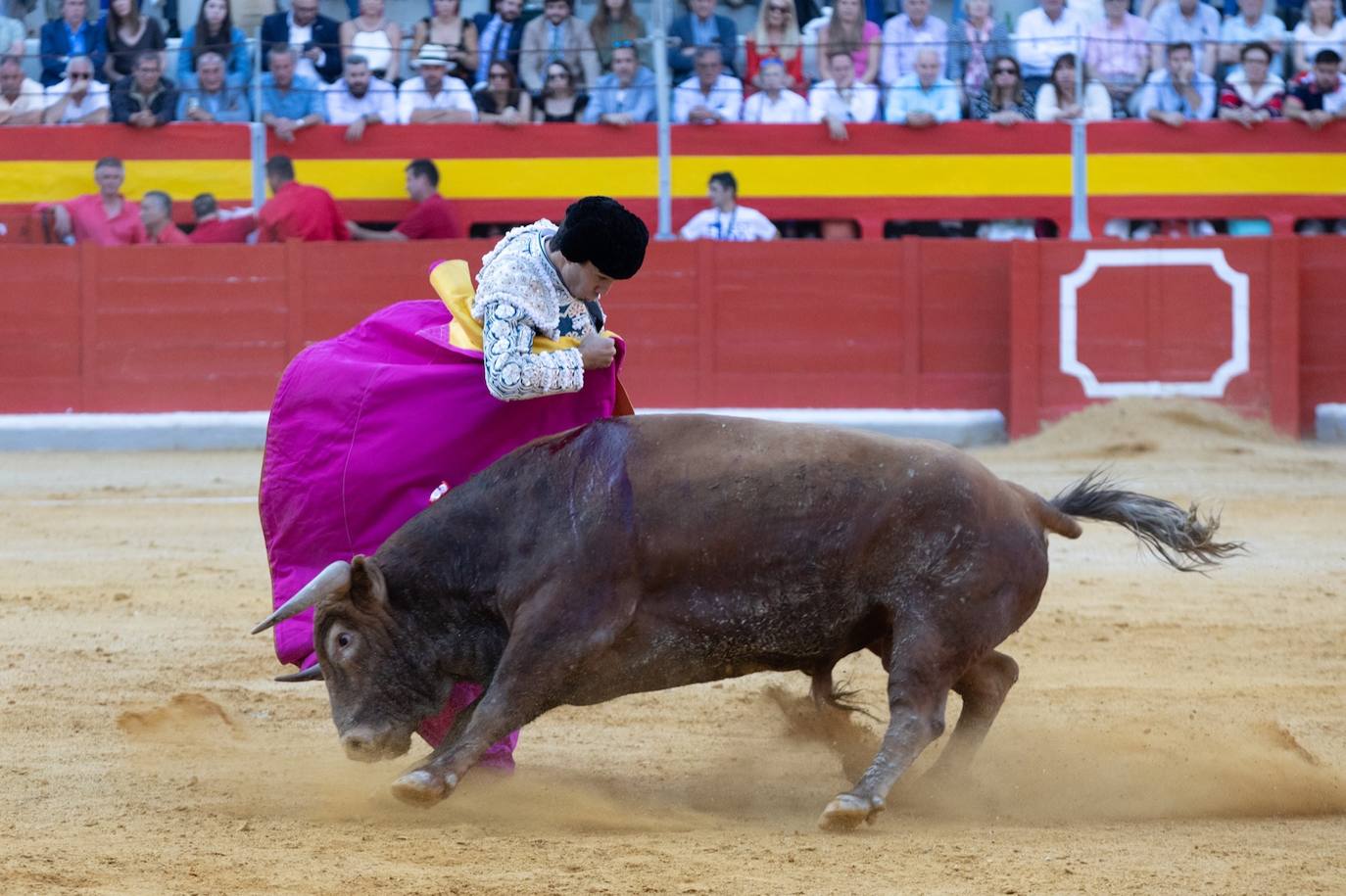Las imágenes de la tarde triunfal de El Juli, Roca Rey y Tomás Rufo
