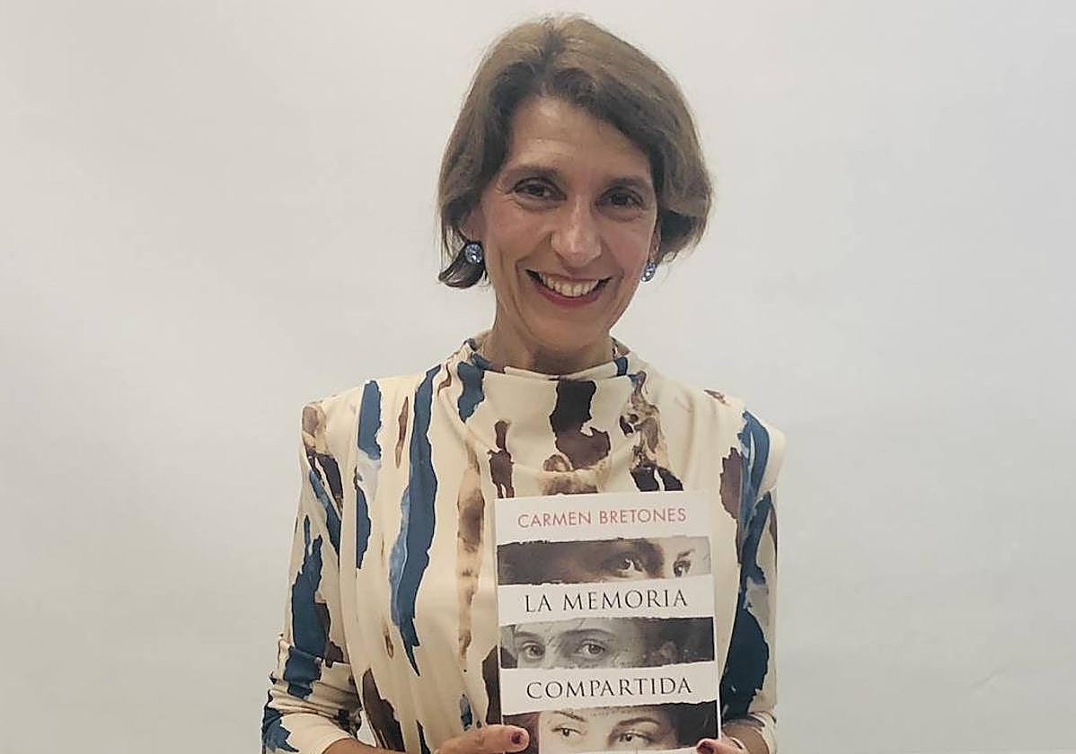 Carmen Bretones, con su nueva novela.