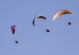 Vuelo de paramotor en el FIA.