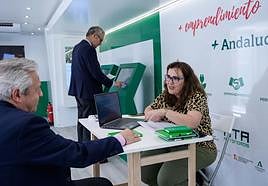 Interior del autobús de la CEA y ATA.