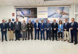 Autoridades y representantes institucionales acompañan al embajador de Malasia en España durante su visita a las instalaciones de Cetemet.