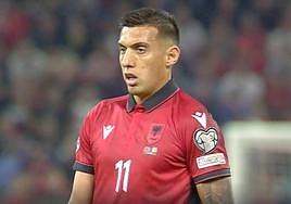 Myrto Uzuni, durante un instante del partido con Albania.