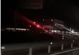 La furgoneta circula en sentido contrario por la A-92 segundos antes de chocar contra un coche