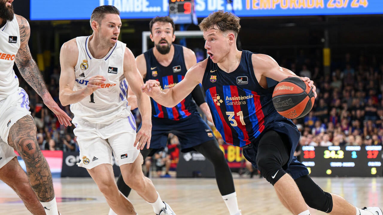 Causeur (1), sale al paso de Jokubaitis ante la mirada, en segundo, plano, de Sanli