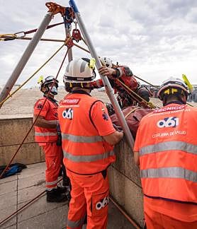 Imagen secundaria 2 - Un rescate en altura en el PTS de Granada