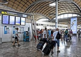 Hacienda multará a aquellos que se vayan de vacaciones con más dinero en efectivo del permitido