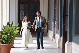 Los consejeros Rocío Díaz y Ramón Fernández-Pacheco, tras el consejo de ayer.