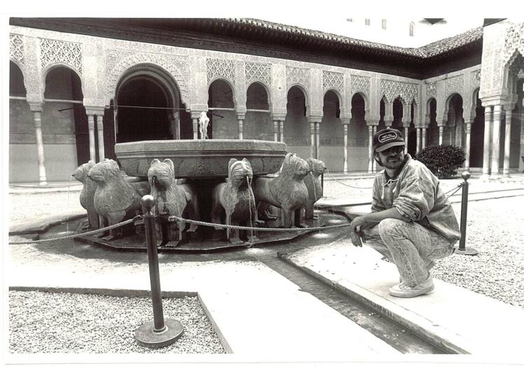 Imagen principal - Visita de Spielberg a la Alhambra, en 1988. 