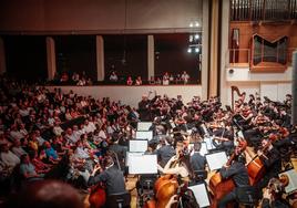 Inbal ha estado en estado de gracia y ha hecho sonar de forma espléndida la Joven Orquesta Nacional de España.