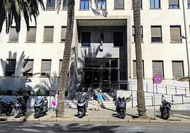 Vista exterior de la Audiencia Provincial de Almería.