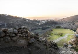 Vistas desde el poblado del Cerro de la Encina, con Monachil al fondo.