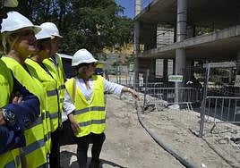 Visita a las instalaciones donde se está construyendo el centro de salud de la Alameda.