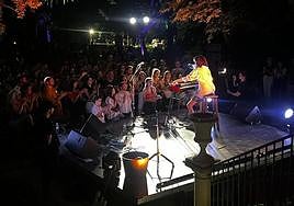 Alice Wonder en los Jardines de Jabalcuz.