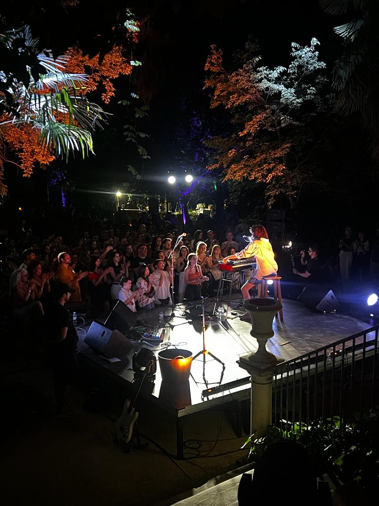 Alice Wonder en los Jardines de Jabalcuz.