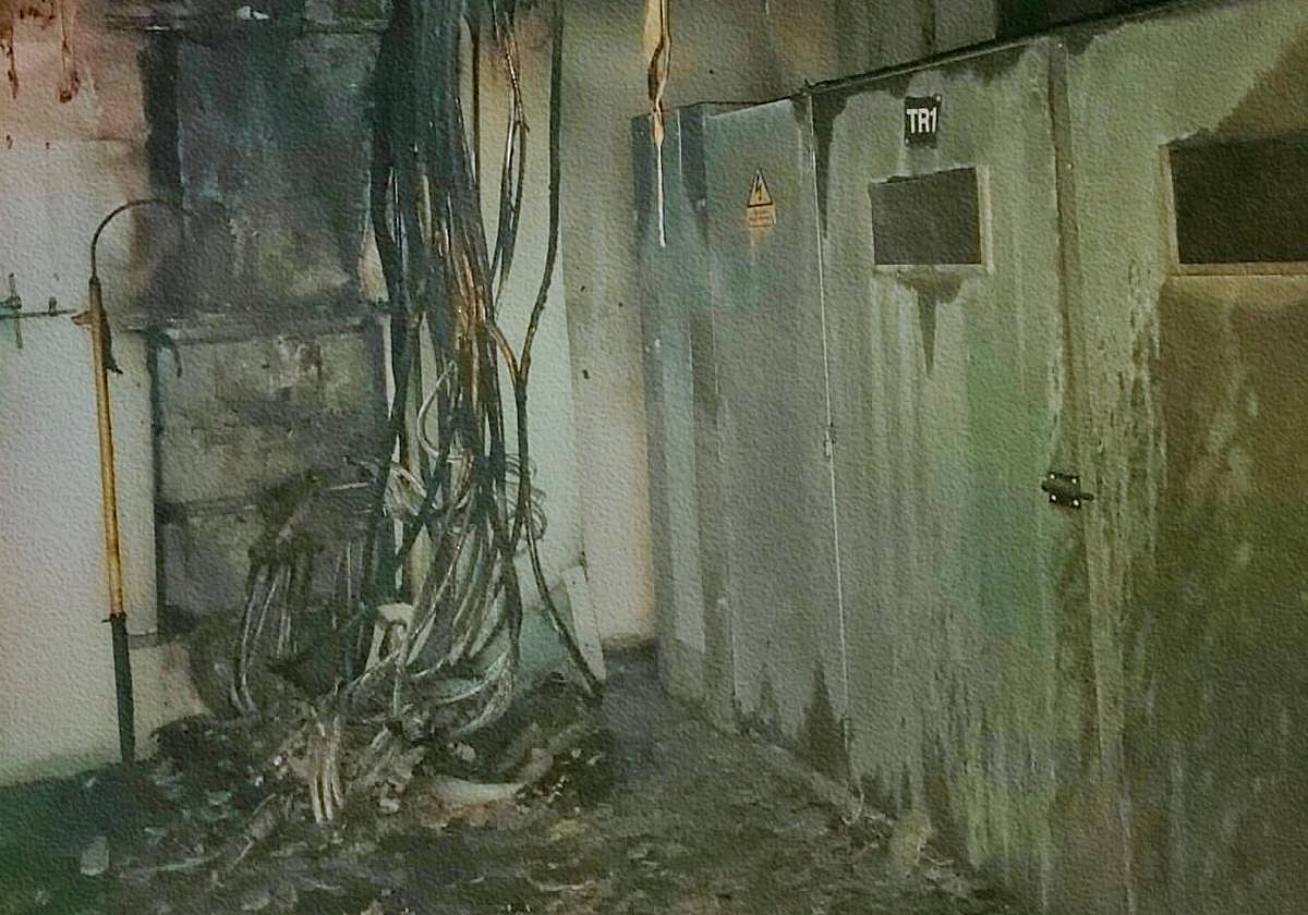 El cuarto del transformador ha quedado arrasado.