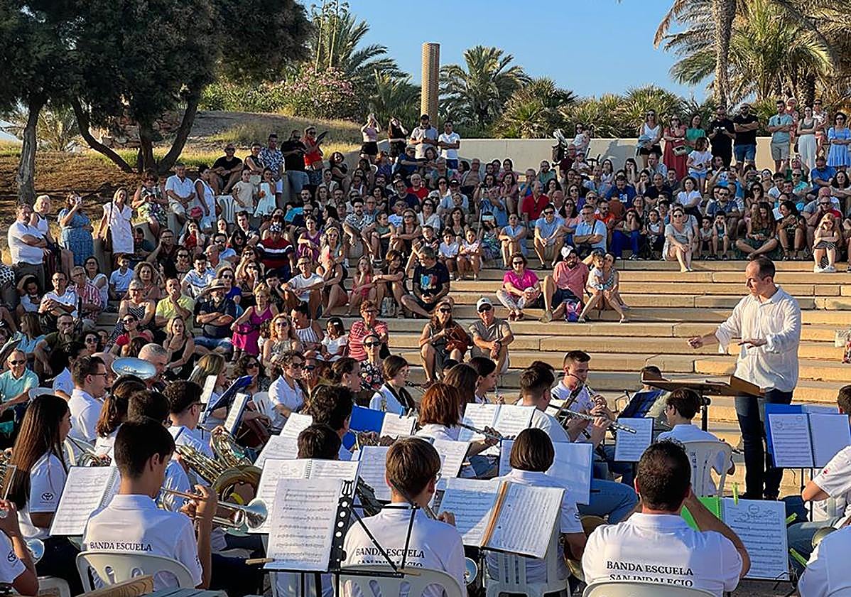 Un atardecer con una banda sonora de lo más cinematográfico