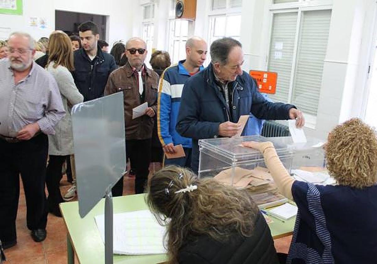 El BOE actualiza los motivos para no estar en una mesa electoral en las elecciones.