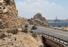 Conducía de forma temeraria por el Cañarete tras beber alcohol y consumir drogas