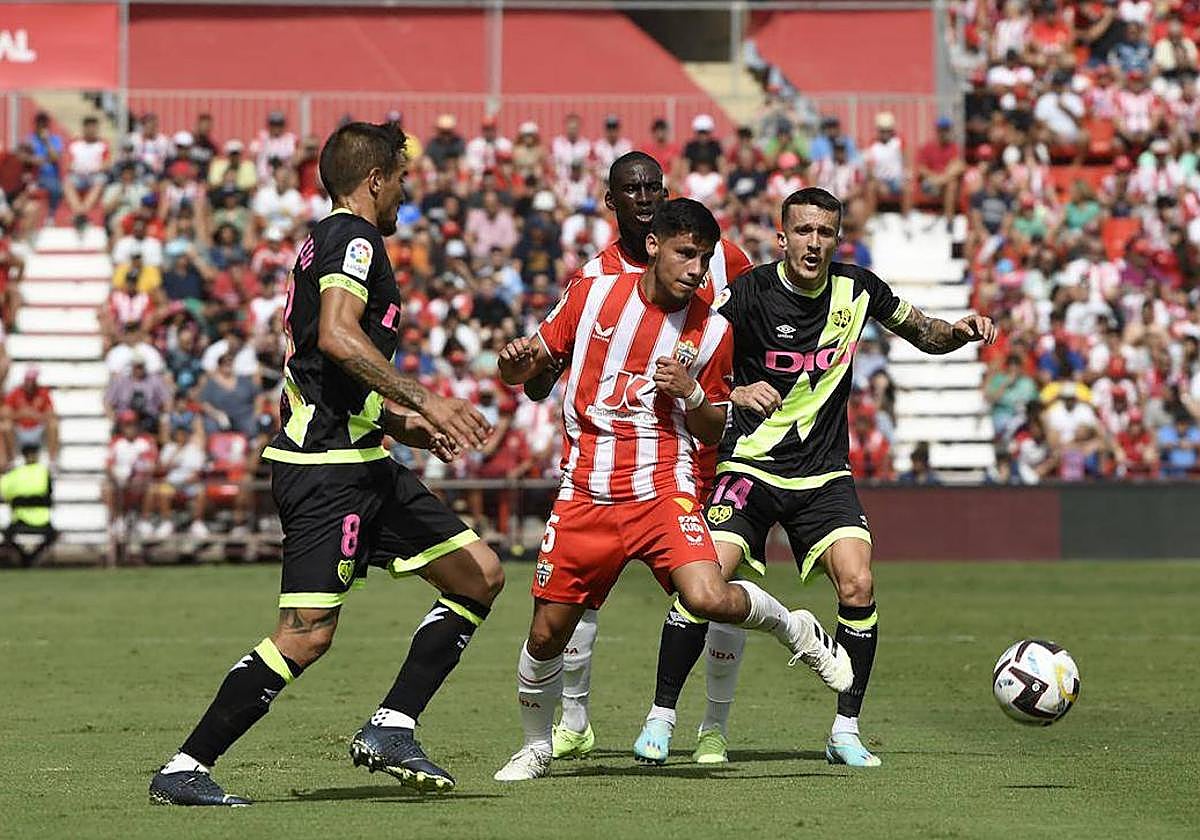 Almería y Rayo jugarán el primer partido de la temporada 2023/24.