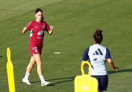 Esther se ejercita en un entrenamiento reciente de la Selección.