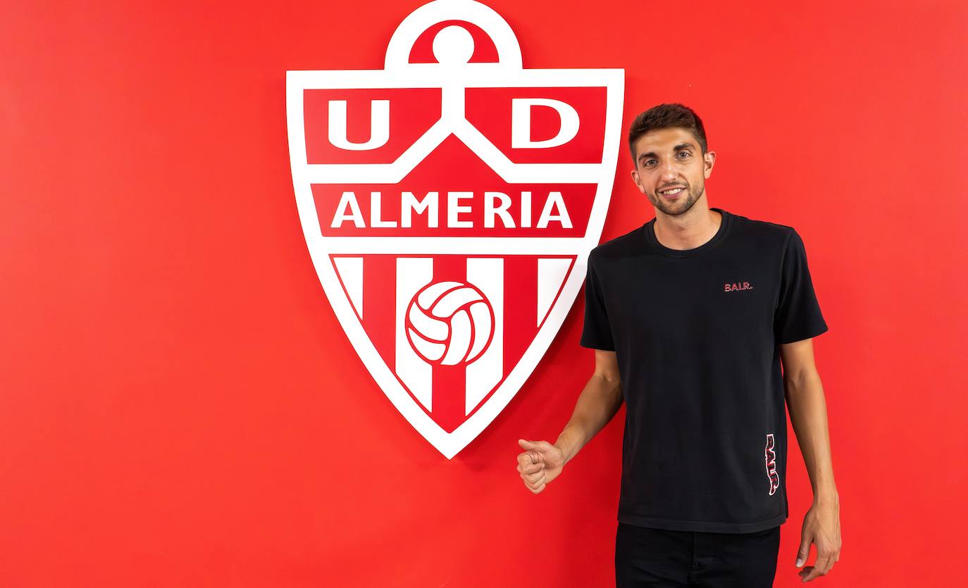 Édgar González llega a la UD Almería para las próximas cinco temporadas.