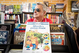 Juan Francisco García, Epi, con su tebeo en la librería Subterránea.