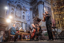 El grupo Al Aire Español, ayer, en el monasterio de San Jerónimo.